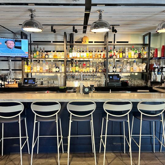 Hank's Oyster Bar