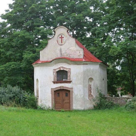 Kaple u kostela v Nové Vsi nad Popelkou