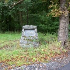 Památník turistické stezky jihovýchodně od Květova
