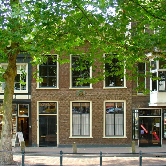 Lage Gouwe 20, 22, Gouda. De Vergulde Galei