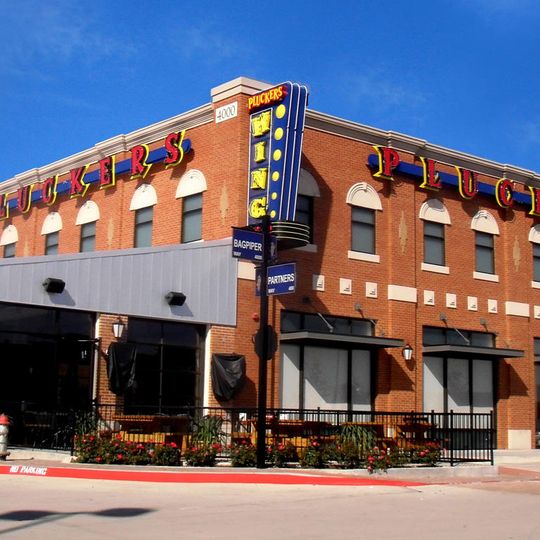 Pluckers Wing Bar