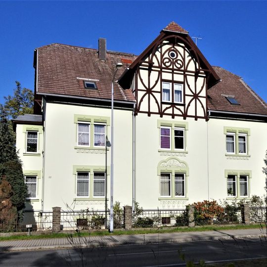 Zollstraße 32