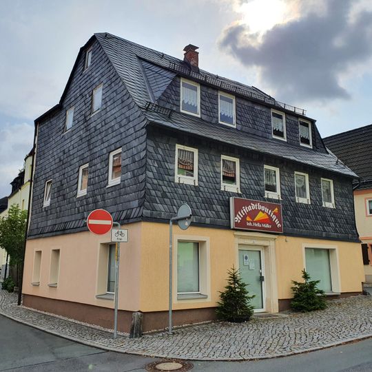 Wohnhaus in halboffener Bebauung Obere Mühlenstraße 2