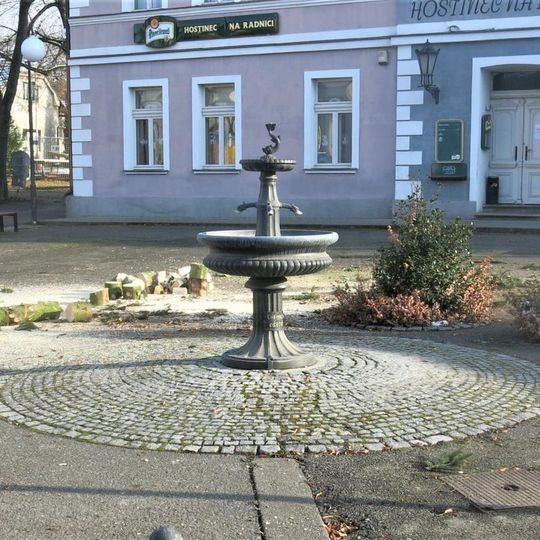 Kašna na návsi v Brodcích nad Jizerou