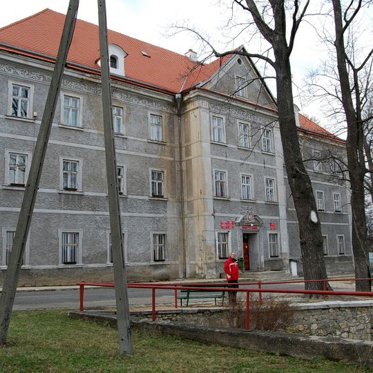 Siedziba zarządu ordynacji Schaffgotschów, tzw. pałac, ob. szkoła