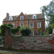 Lister Place, Gates And Gatepiers