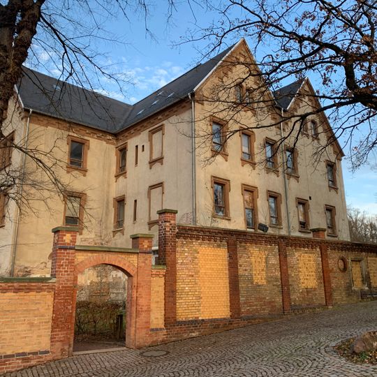 Schloss, Gutsgarten und Einfriedungsmauer