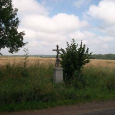 Kříž nad Puclicemi u cesty do Křenov