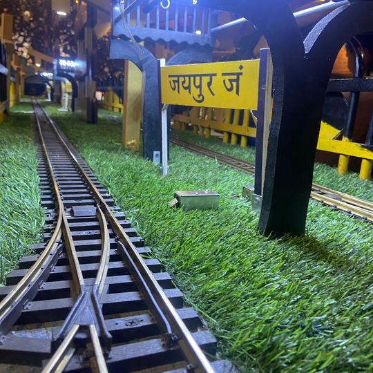 Train Restaurant Paschim Vihar