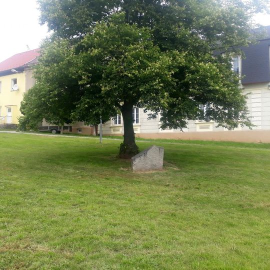 Památný kámen ve Všerubech na náměstí