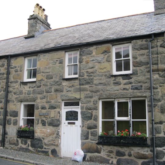 No 25, Ffordd Castell