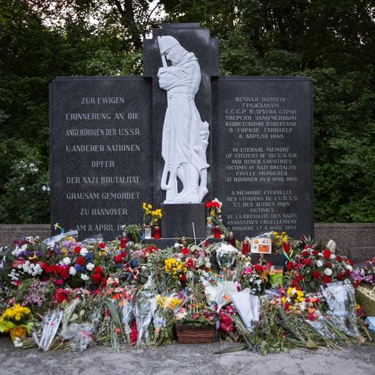 Ehrenfriedhof am Maschsee-Nordufer