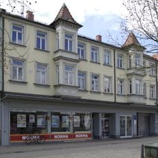 Wohn- und Geschäftshaus