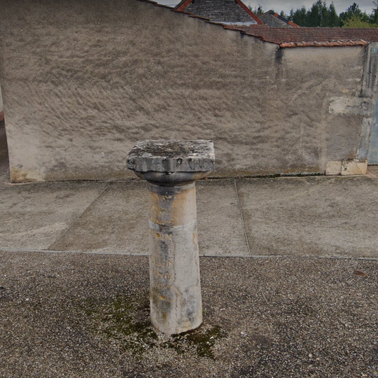 Borne-colonne de Chagny