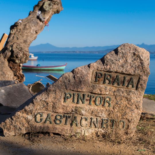 Marco do logradouro da Praia Pintor Castanegto