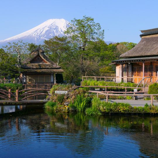 Oshino Hakkai Ocho Estanques Sagrados En Pueblo Oshino Jap n
