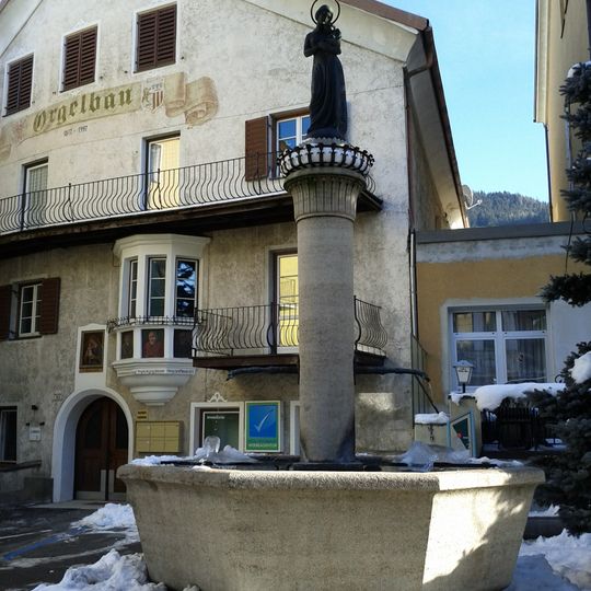Dorfbrunnen, Marienbrunnen