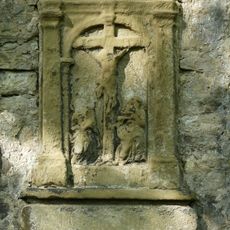 Relief, wohl ehemals Bildstockaufsatz ''Kreuzigungsgruppe''