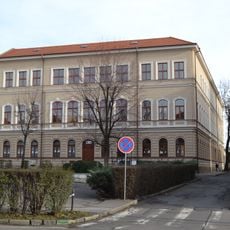 Dievčen. mestská škola