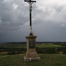 Kříž na Hanzalově kopečku v Čáslavicích