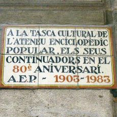 Placa commemorativa de l'Ateneu Enciclopèdic Popular