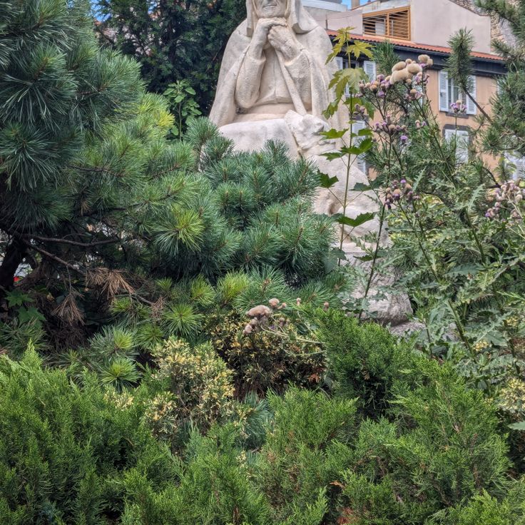 Statue, Work of art