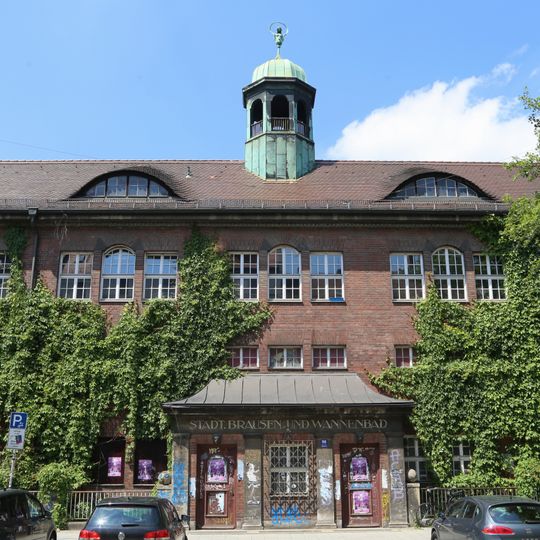 Schweineschlachthalle des Schlachthofes und ehem. Städtisches Brause- und Wannenbad