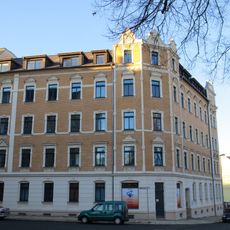 Mietshaus in geschlossener Bebauung, in Ecklage Rembrandtstraße 47