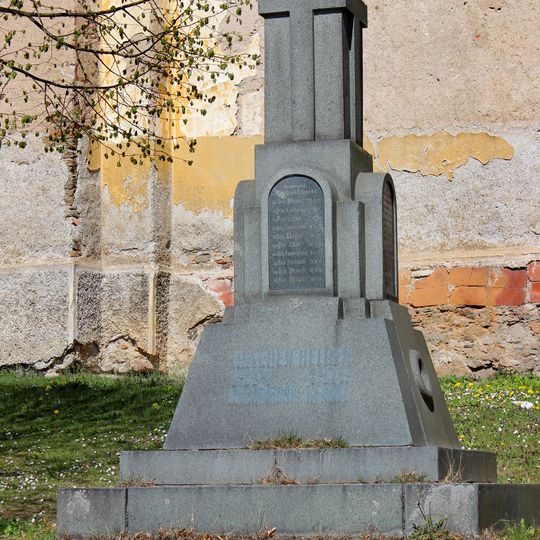 Pomník padlým v Erpužicích