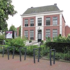 Pastorie met aangebouwd koetshuis