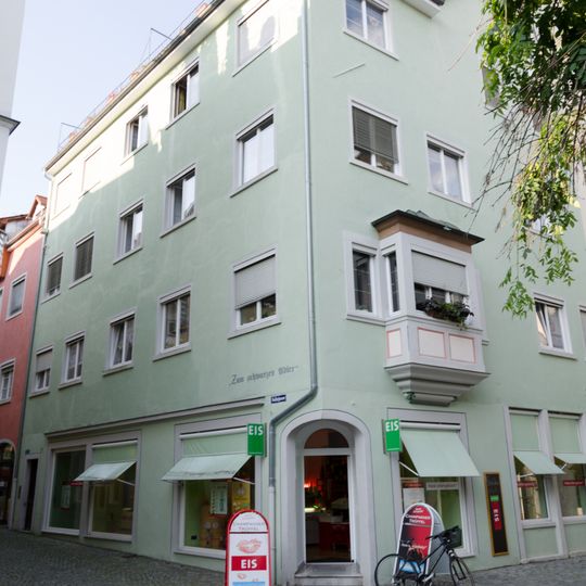 Wohn- und Geschäftshaus