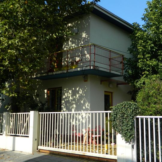 Wohnhaus in der Napraforgó-Straße 5