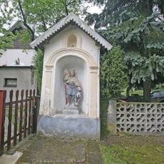 Výklenková kaplička se sochou sv. Václava