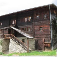 Schinerhaus vor dem Dorf