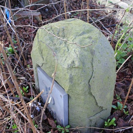 Milestone, N corner St. Thersa's churchyard