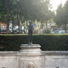 Statue l’adolescente 