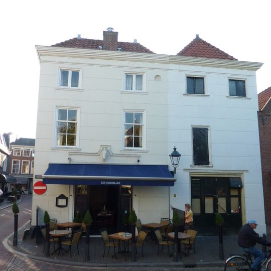 De Schuymtamboer: koetshuis