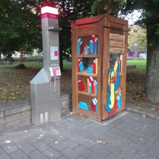 Hennigsdorfer Bücherschrank‬