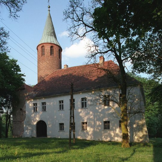 Karłowice Castle