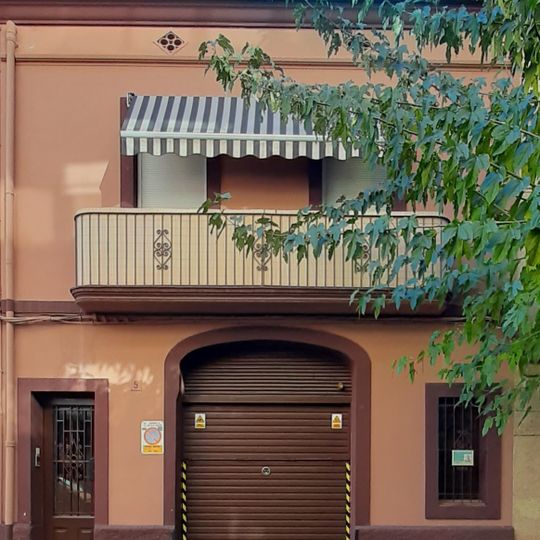 House in carrer de les Creus, 5