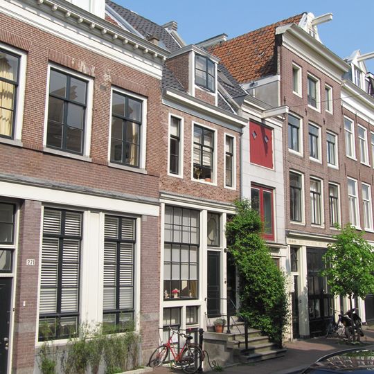 Huis onder dwars dak