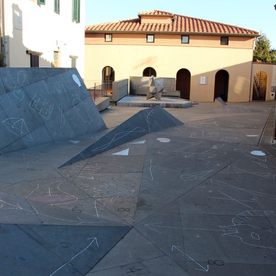 Scultura di Mimmo Paladino