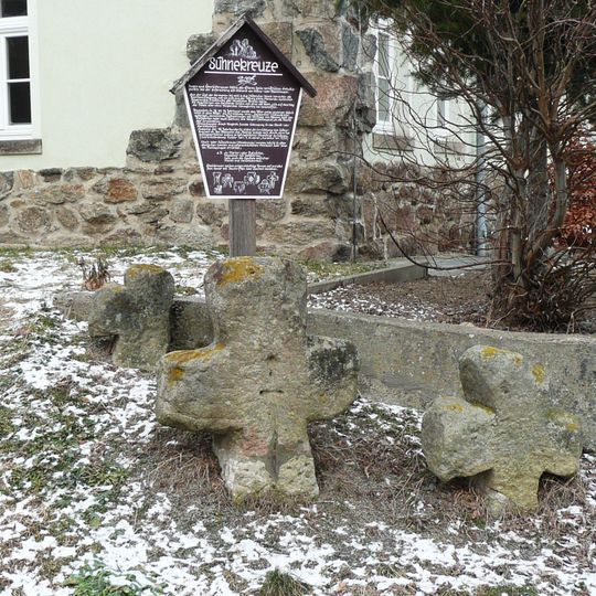 Drei Steinkreuze Glashütter Straße 6