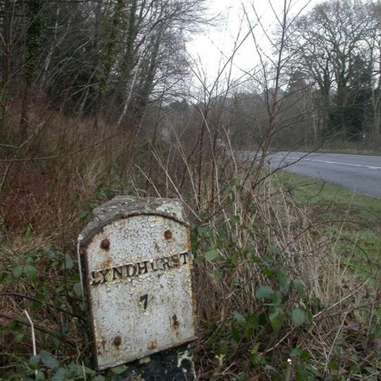 Milestone, Brownhill Inclosure; 300m N of Holmsley Toll house