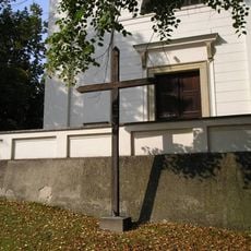 Dřevěný pamětní kříž v Praze-Liboci