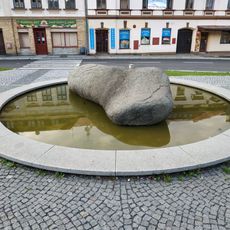 Kašna na náměstí Jiřího v Jiřetíně pod Jedlovou