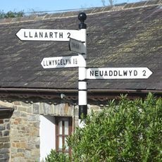 Signpost in Oakford Square