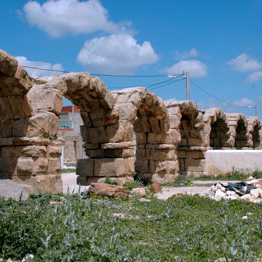 Aqueduc qui amenait les eaux de la source de Souk el Djemaa