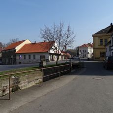 První most silnice I/9 přes náhon Liběchovky v Liběchově