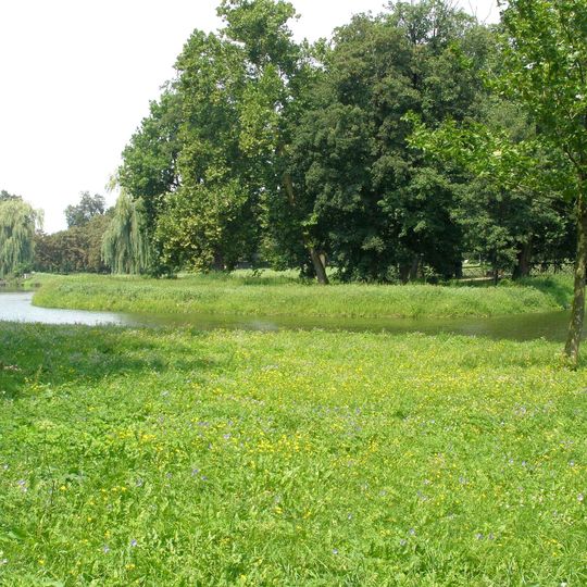 Brunswickovský kaštieľ, park